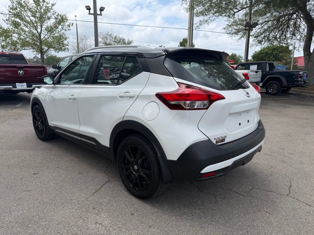 Used 2019 Nissan Kicks SR w/ SR Premium Package image 4