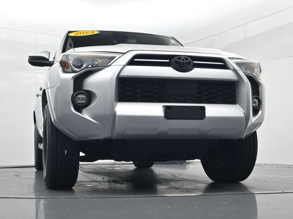 Used 2023 Toyota 4Runner SR5 AWD/4WD image 43