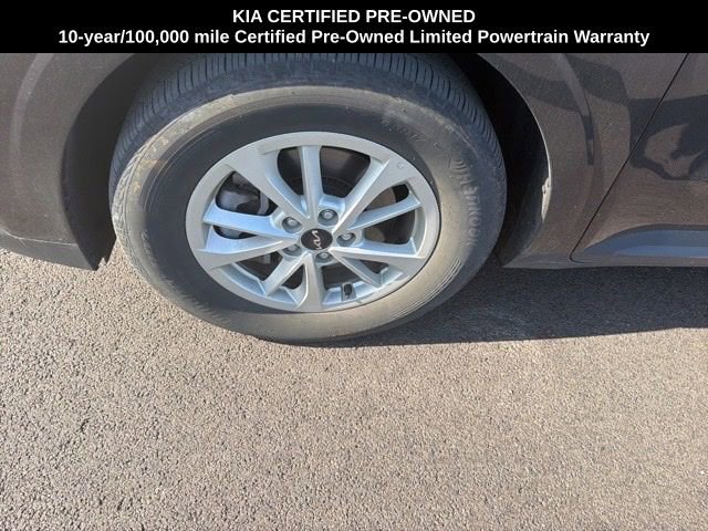 Used 2024 Kia Carnival LX FWD image 23