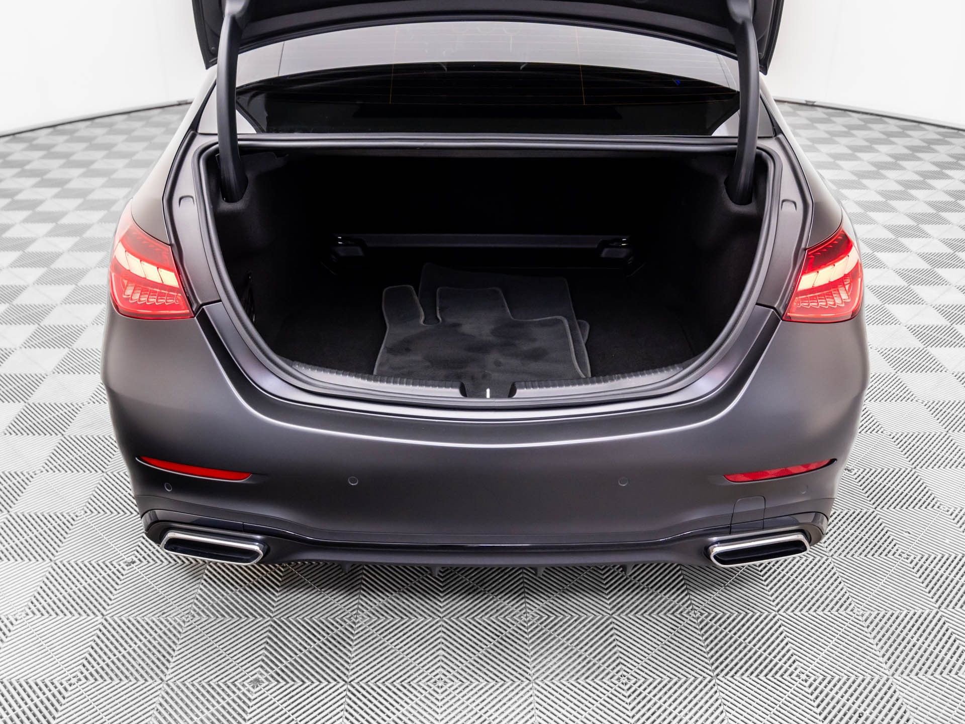 Used 2024 Mercedes-Benz C 300 Sedan image 29