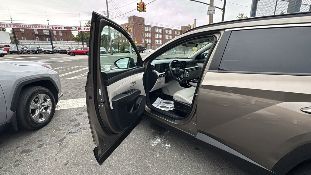 Used 2025 Hyundai Tucson SEL AWD/4WD image 10