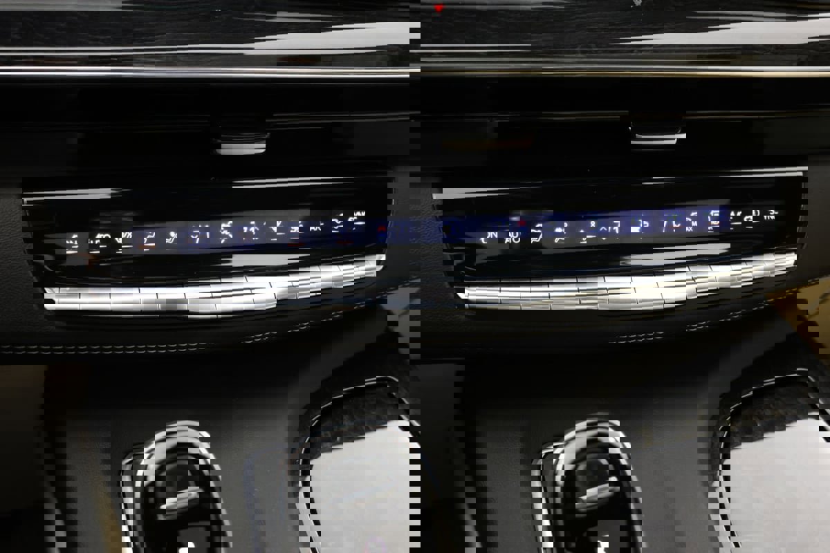 Used 2022 Cadillac Escalade ESV Premium Luxury w/ Performance Package image 53