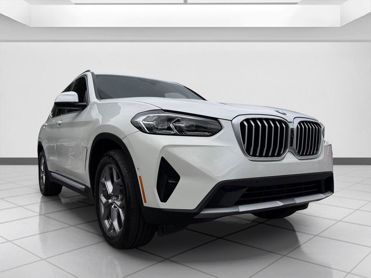 Used 2024 BMW X3 xDrive30i w/ Premium Package w/ZPA AWD/4WD image 5