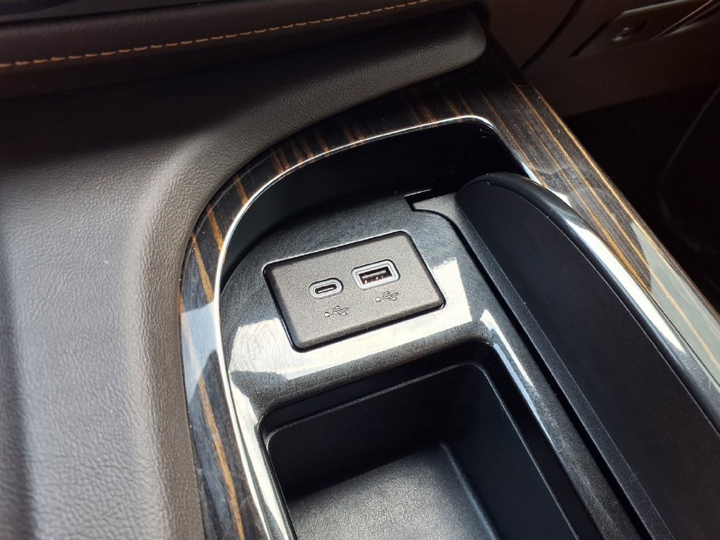 Used 2024 Cadillac Escalade Sport w/ Touring Package AWD/4WD image 13