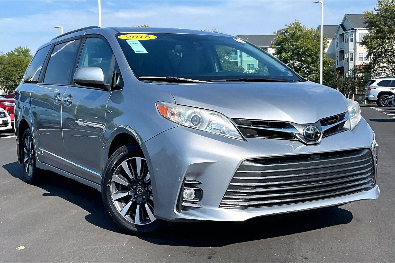 Used 2018 Toyota Sienna XLE w/ Protection Package AWD/4WD image 2