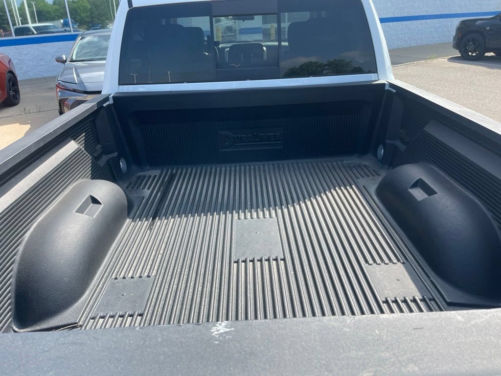 Used 2020 RAM 1500 Classic SLT AWD/4WD image 9