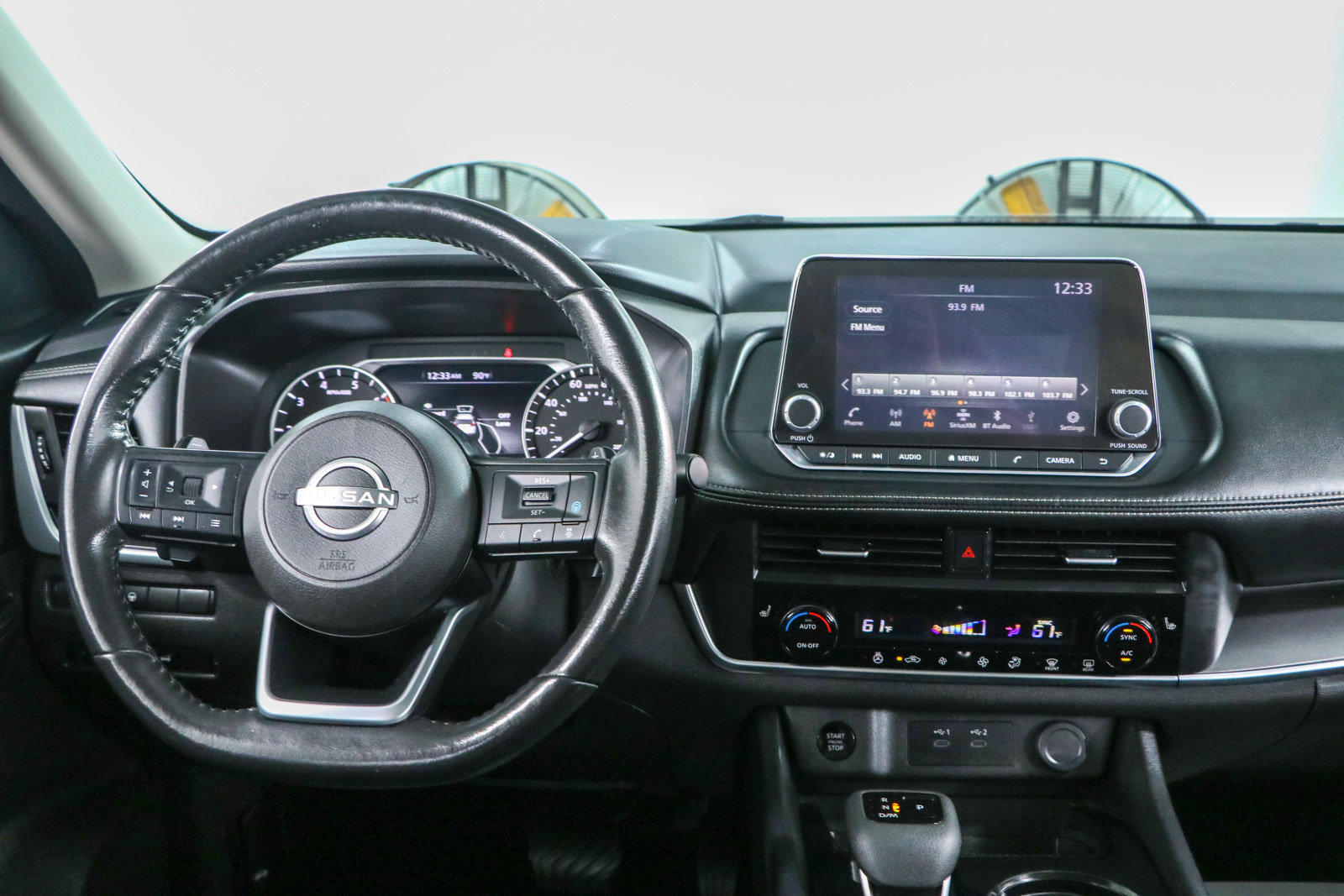 Used 2024 Nissan Rogue SV w/ SV Premium Package FWD image 17