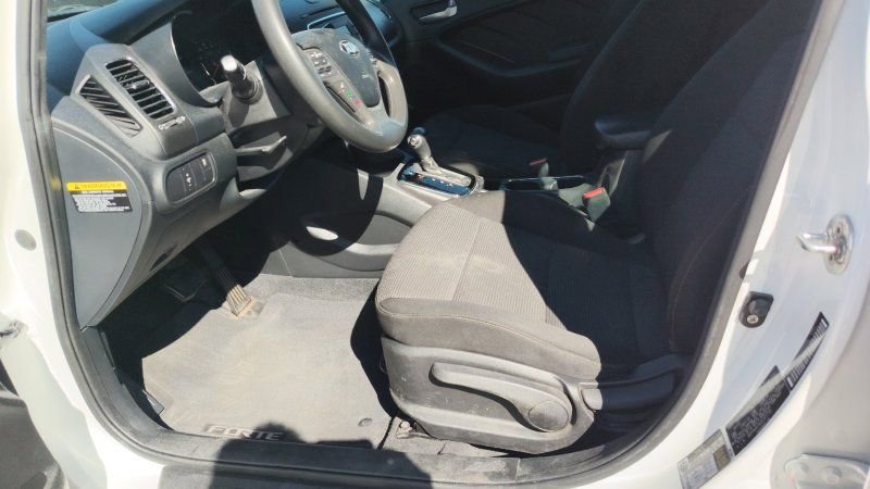 Used 2018 Kia Forte LX image 9