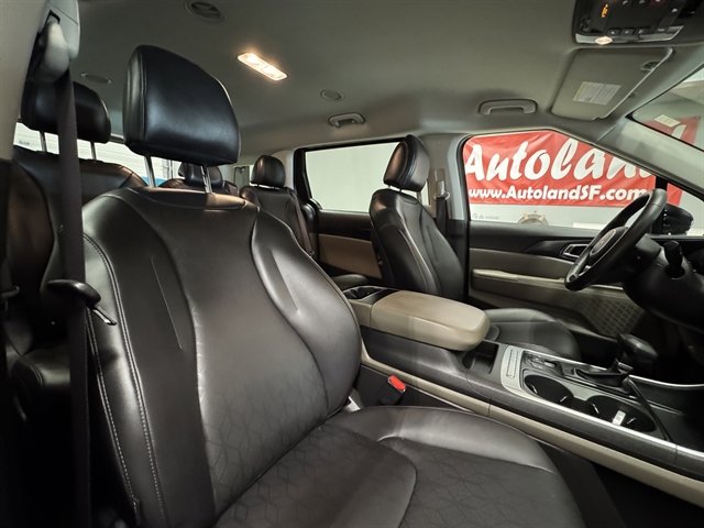 Used 2025 Kia Carnival image 11