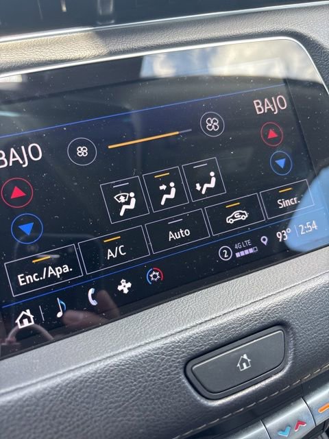 Used 2021 Cadillac XT4 Luxury FWD image 14