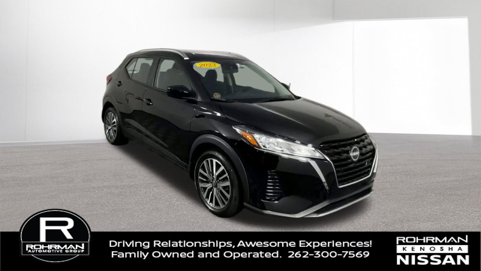 Used 2021 Nissan Kicks SV image 2