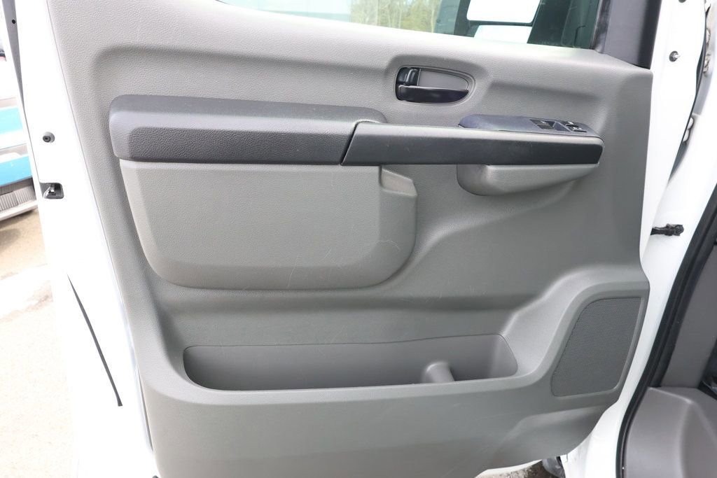 Used 2021 Nissan NV 2500 S image 10