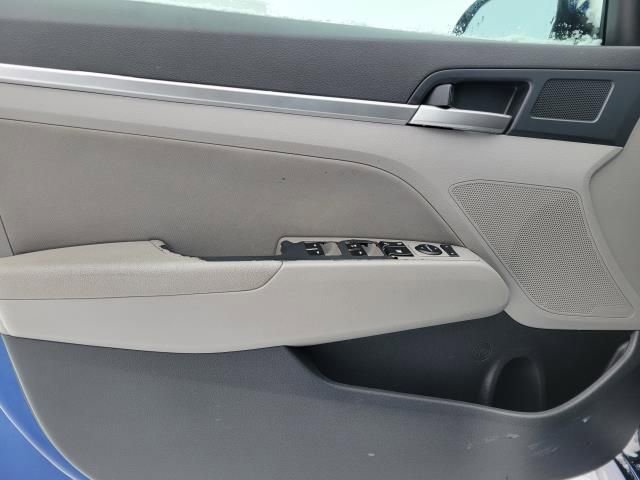 Used 2020 Hyundai Elantra SEL FWD image 12