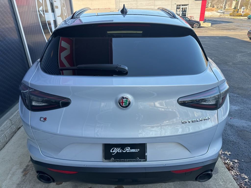 New 2026 Alfa Romeo Stelvio Sprint image 7