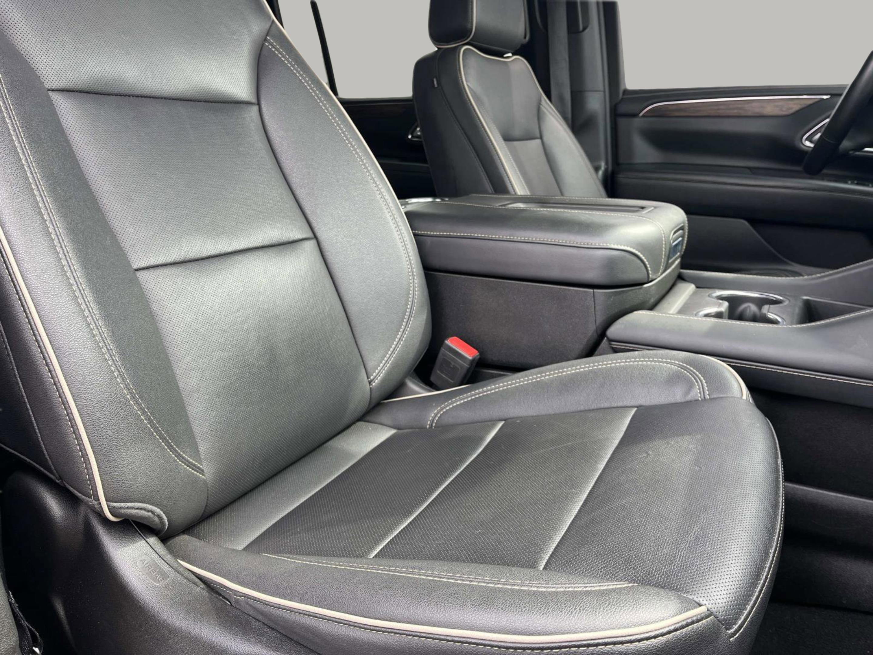 Used 2023 Chevrolet Suburban Premier AWD/4WD image 29