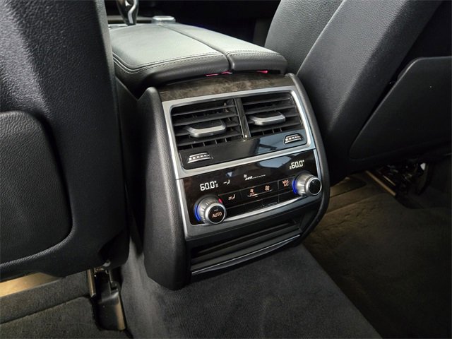 Used 2016 BMW 740i image 13