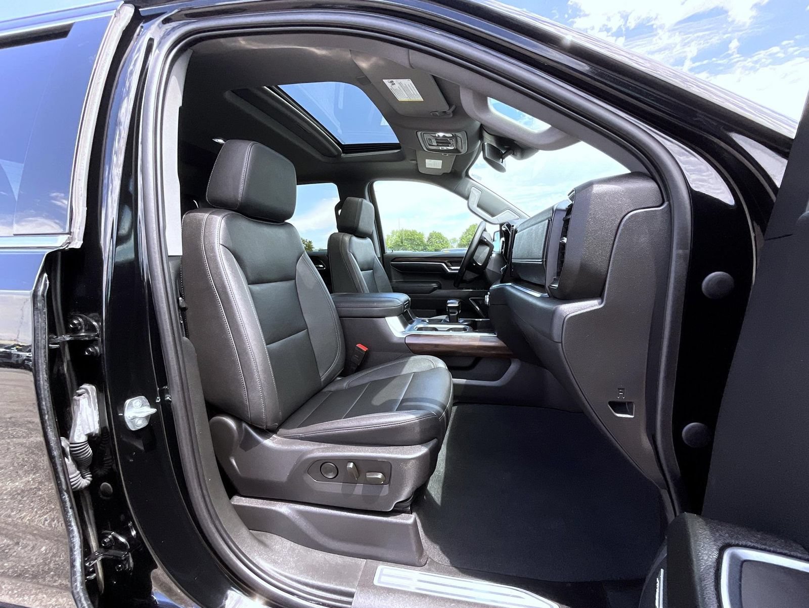 Certified 2023 GMC Sierra 1500 SLT w/ SLT Premium Package AWD/4WD image 15