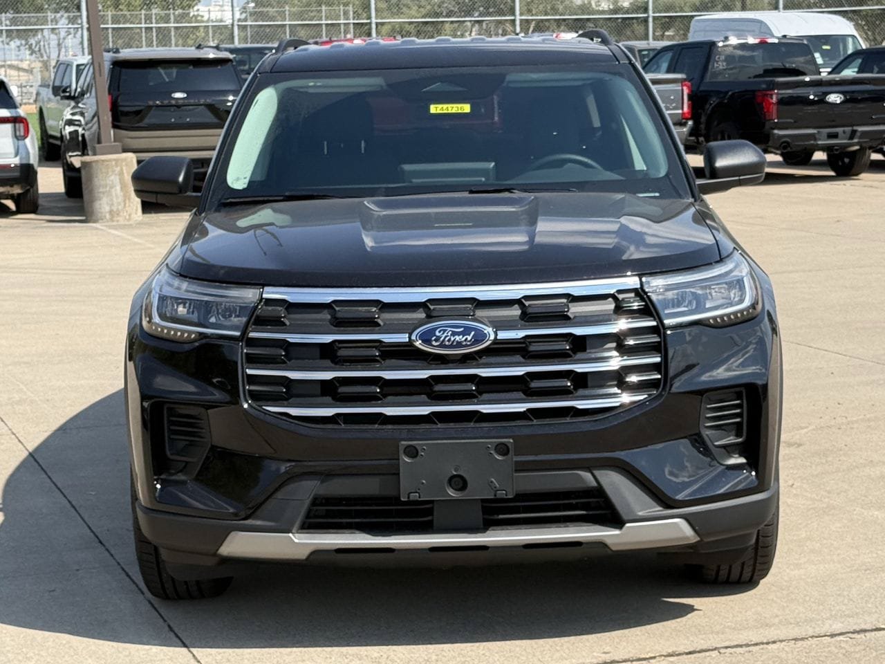 New 2026 Ford Explorer Active RWD image 7