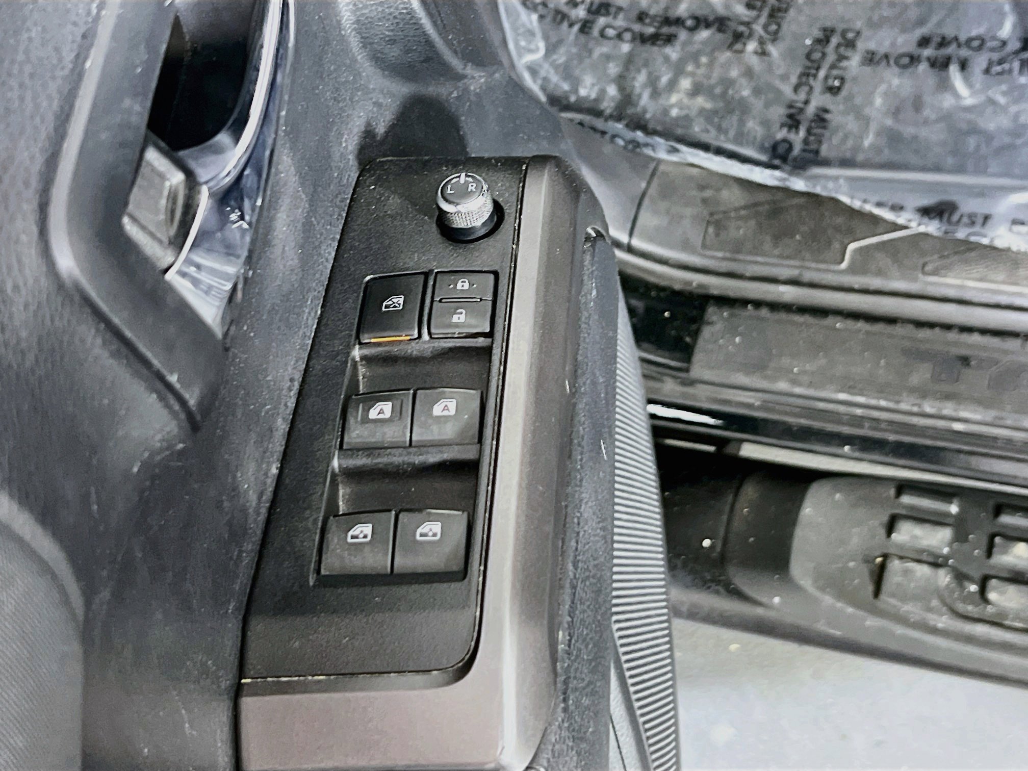 Used 2018 Toyota Tacoma TRD Off-Road AWD/4WD image 18