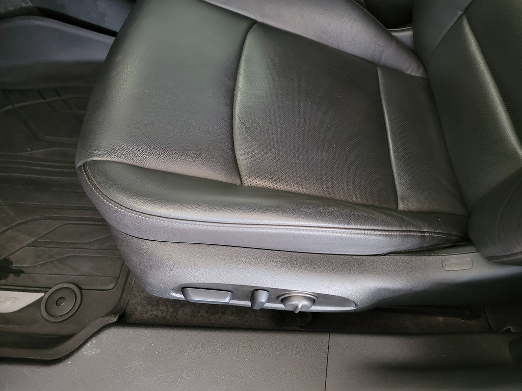 Used 2025 Chevrolet Malibu LT FWD image 13
