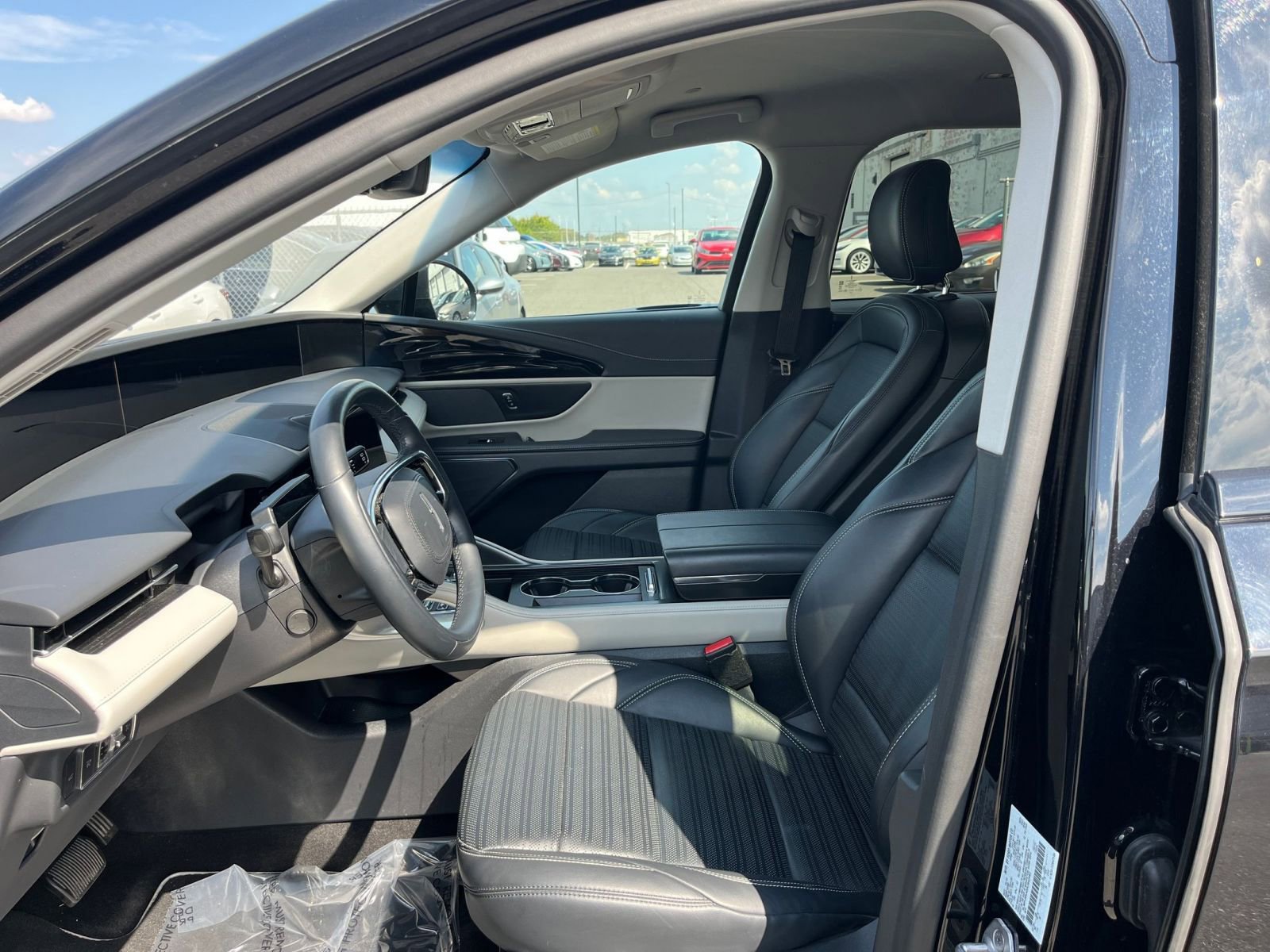 Used 2024 Lincoln Nautilus Reserve image 27