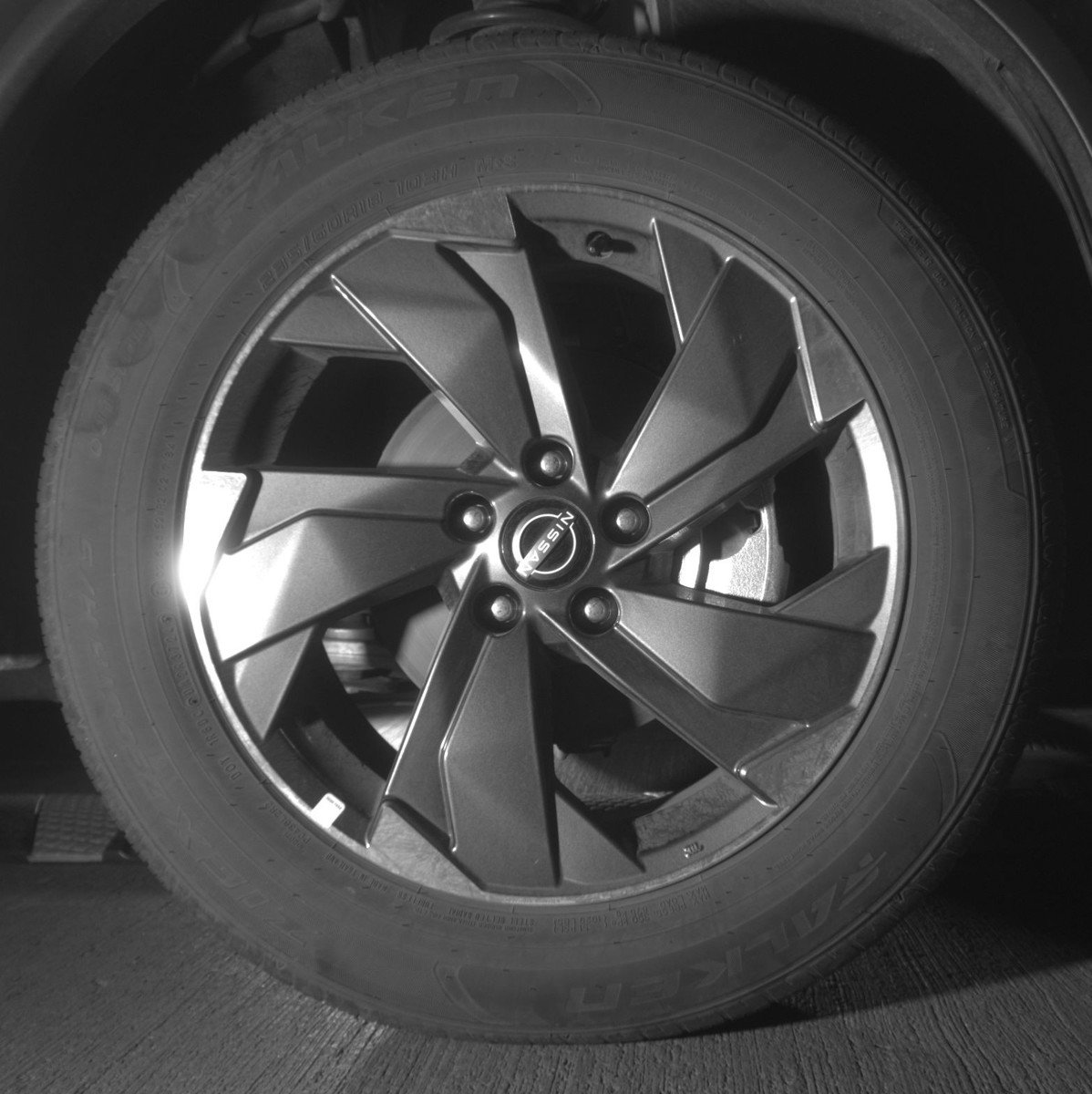 Used 2025 Nissan Rogue SV image 13