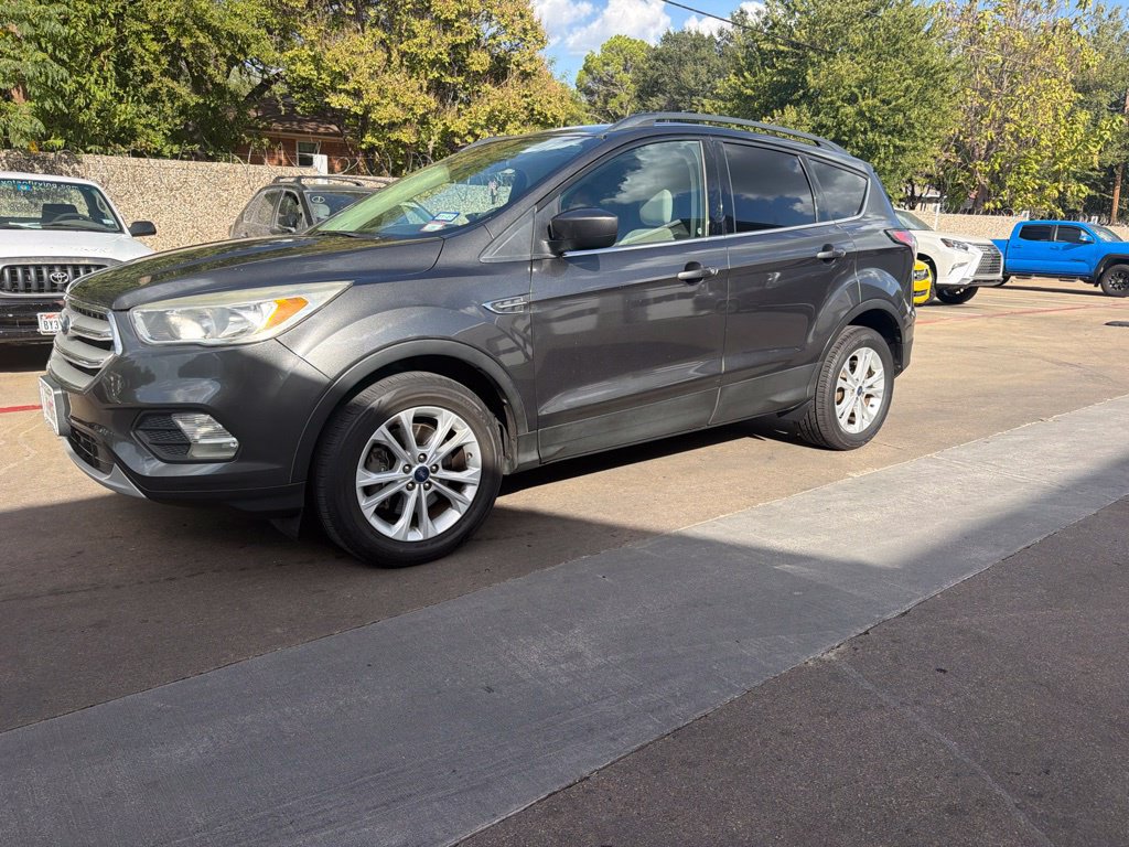 Used 2018 Ford Escape SE AWD/4WD image 1