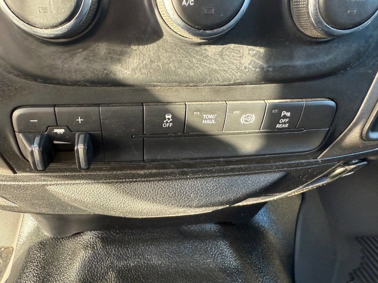 Used 2018 RAM 2500 Tradesman w/ Chrome Appearance Group image 25