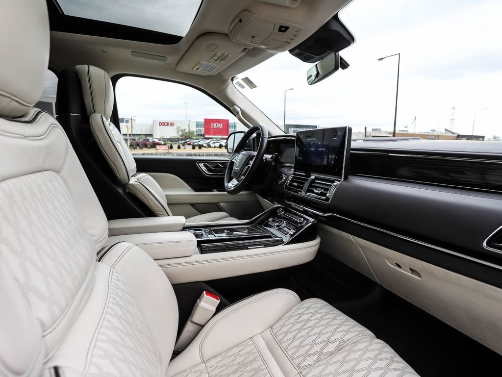 Used 2022 Lincoln Navigator Black Label AWD/4WD image 32