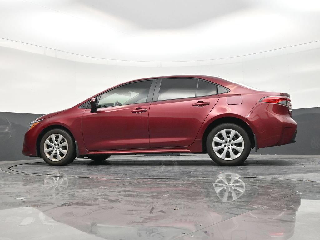 Used 2025 Toyota Corolla LE FWD image 21