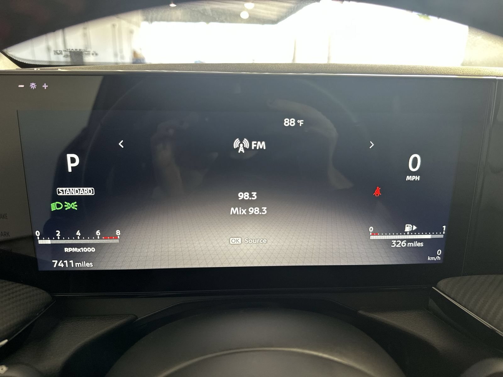 Certified 2025 Nissan Kicks SR FWD image 15