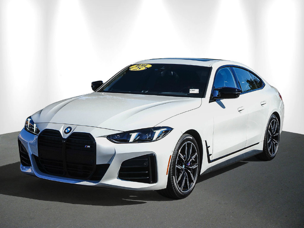 Used 2025 BMW M440i RWD image 3