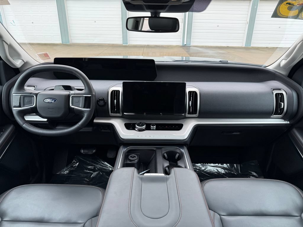 Used 2025 Ford Expedition Active AWD/4WD image 29