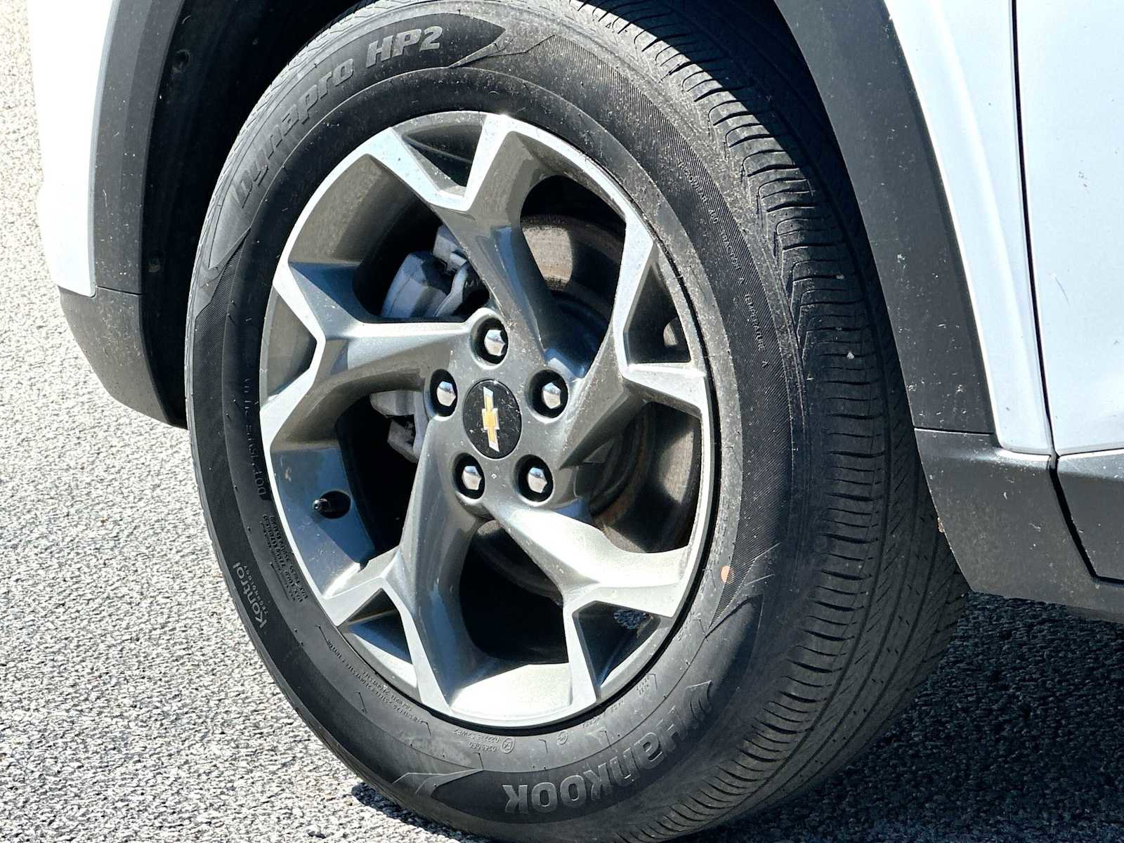 Used 2025 Chevrolet Trax LT w/ LT Convenience Package image 11