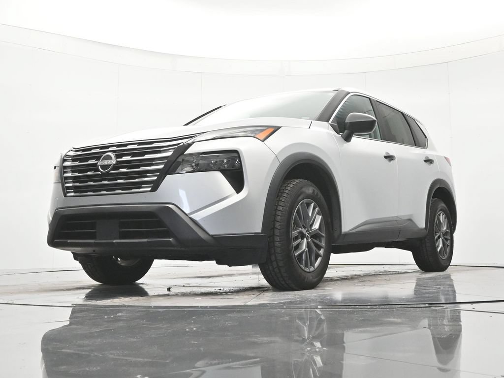 Used 2024 Nissan Rogue S FWD image 35