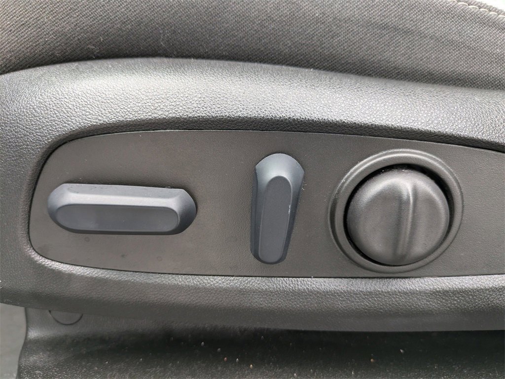 Used 2023 Chevrolet Equinox LS w/ LS Convenience Package image 25