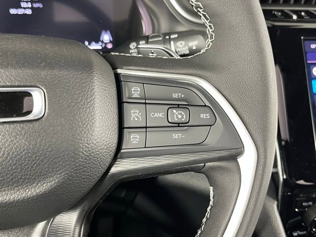 New 2025 Jeep Grand Cherokee Laredo X w/ Luxury Tech Group I image 16