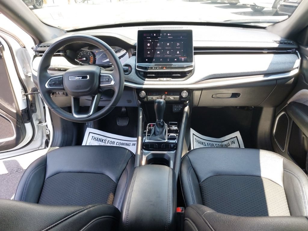 Used 2024 Jeep Compass Latitude AWD/4WD image 15