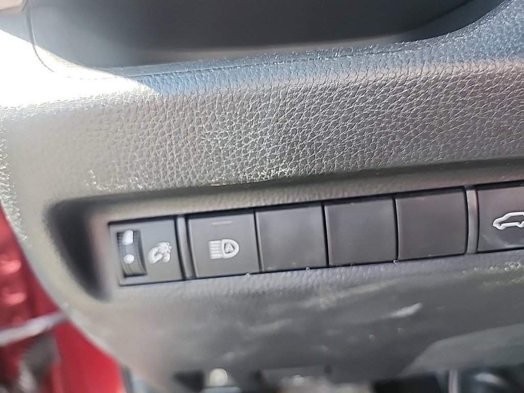 Used 2021 Toyota RAV4 XLE w/ Convenience Package AWD/4WD image 8