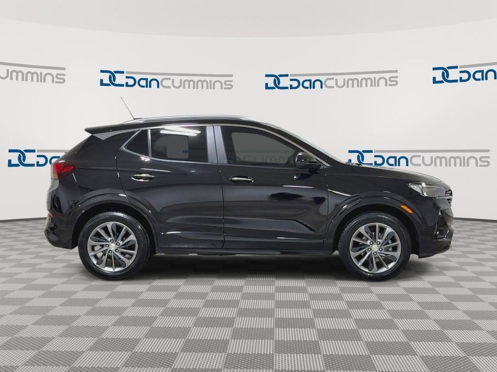 Used 2023 Buick Encore GX Select w/ Sport Touring Package AWD/4WD image 2