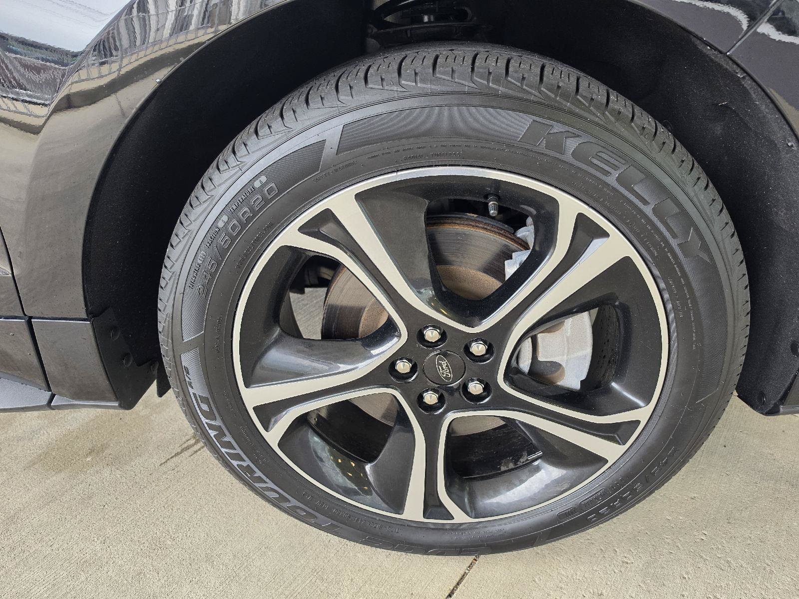 Used 2021 Ford Edge ST AWD/4WD image 6