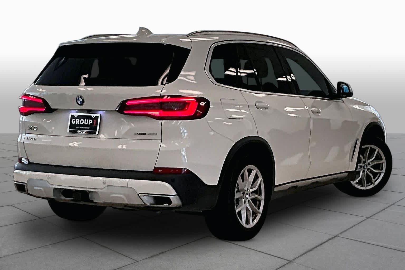 Used 2023 BMW X5 xDrive40i w/ Premium Package AWD/4WD image 12