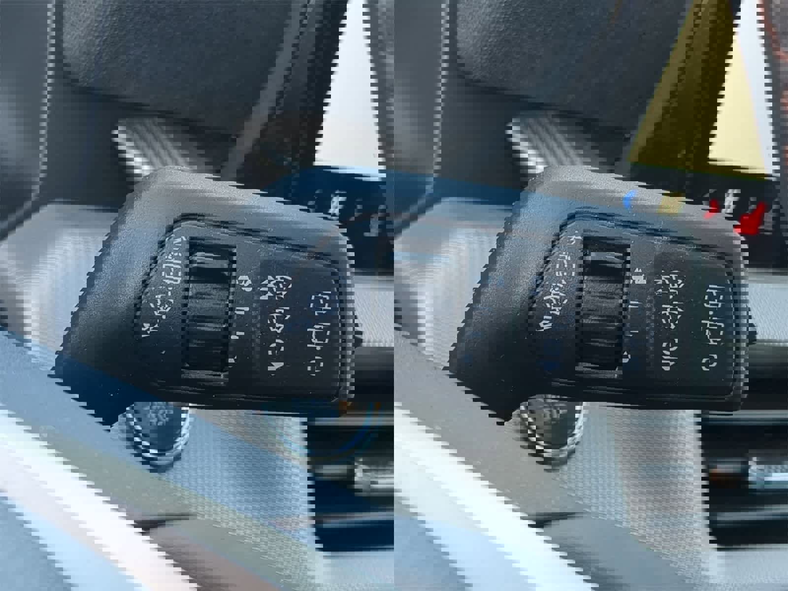 Used 2025 Ford Explorer Active image 32