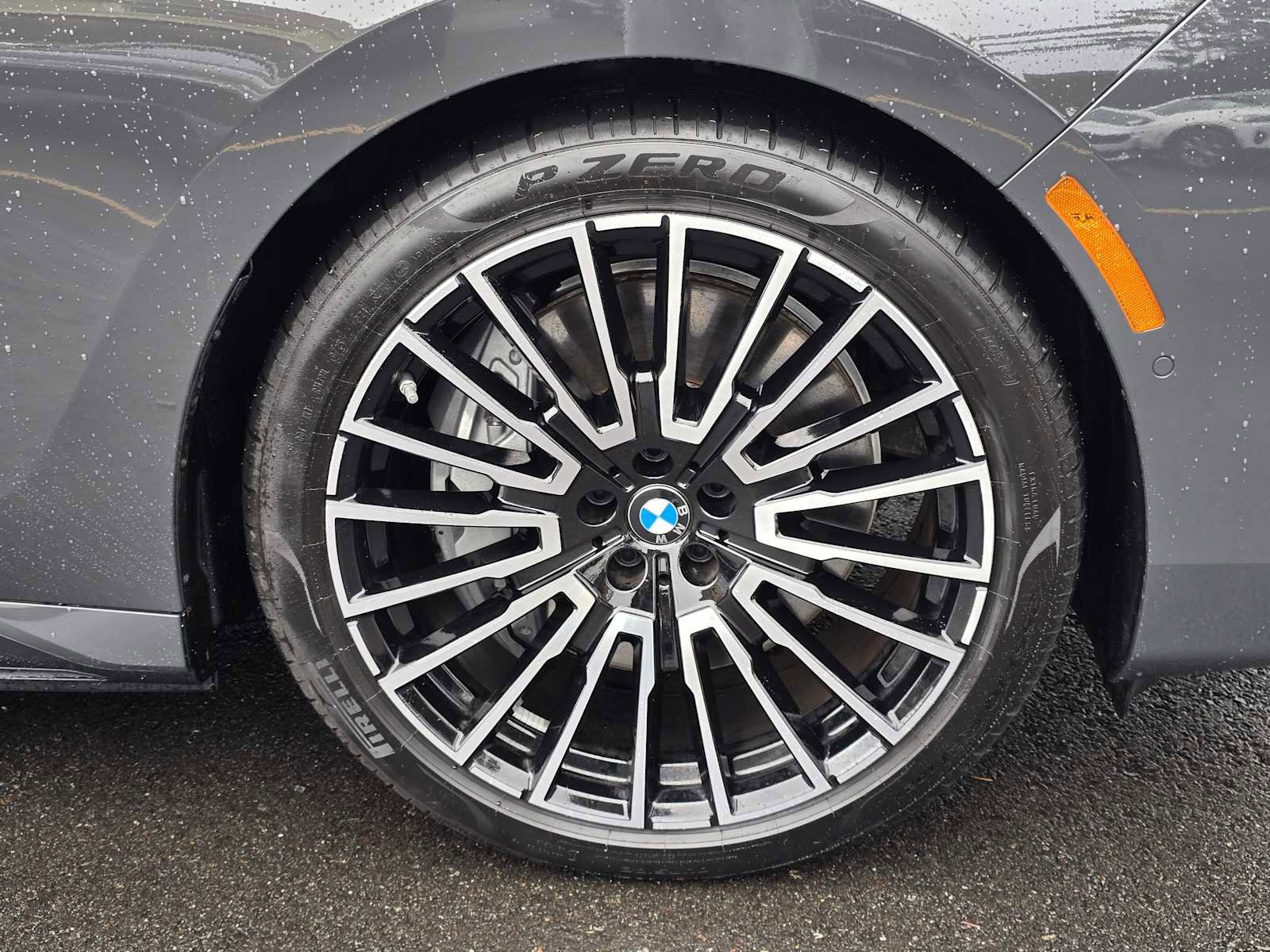 Used 2025 BMW 750e xDrive w/ Executive Package AWD/4WD image 9