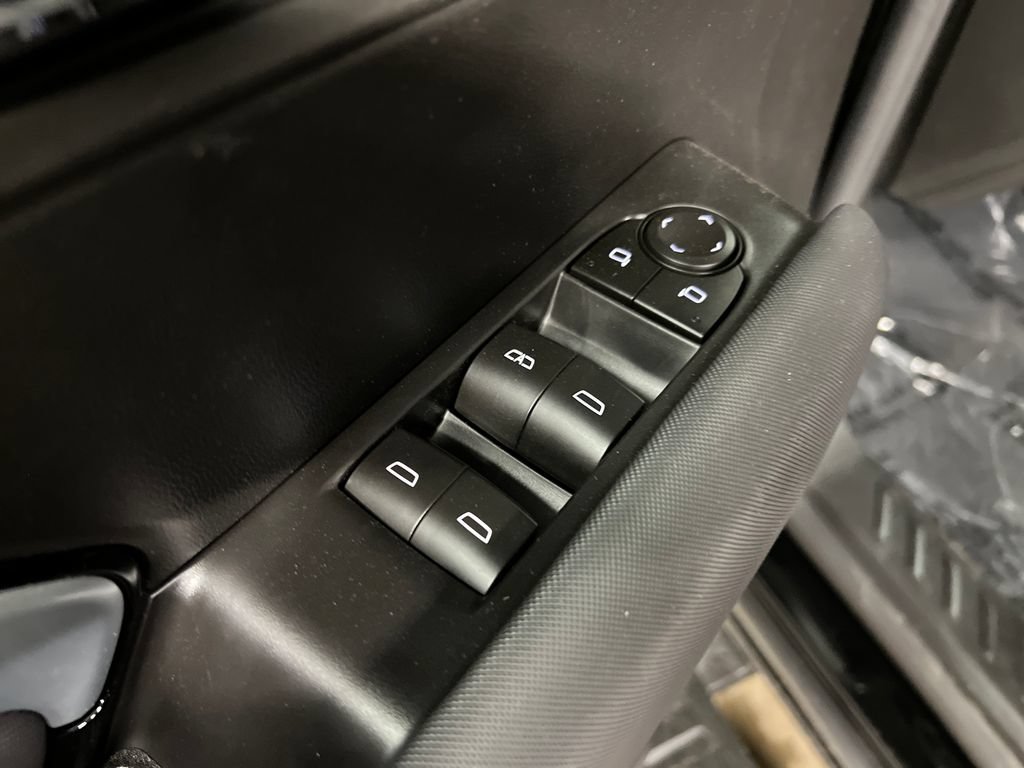New 2026 Chevrolet Colorado Z71 w/ Midnight Edition AWD/4WD image 15