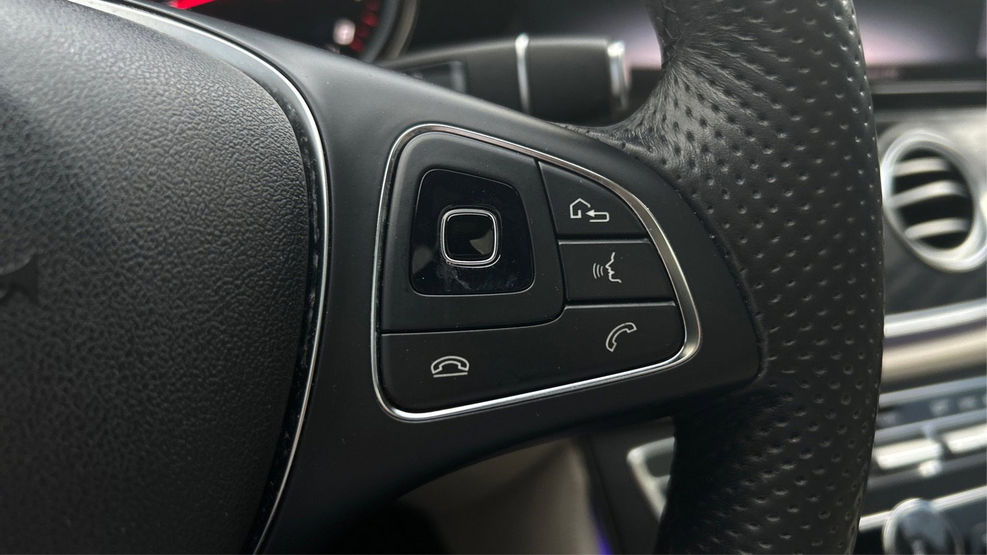 Used 2018 Mercedes-Benz E 300 image 34