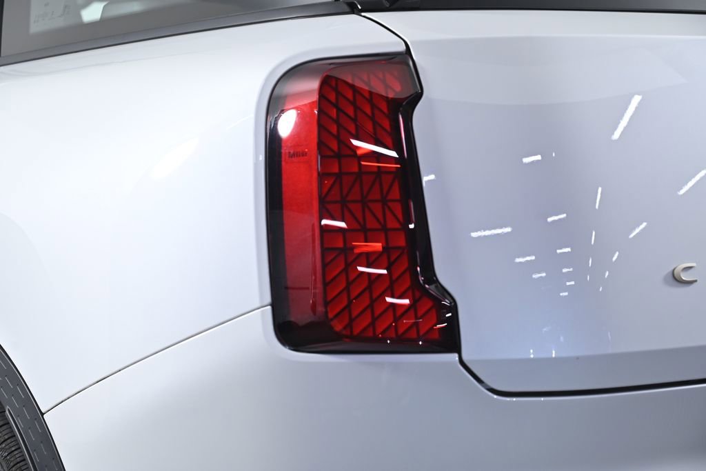 Certified 2025 MINI Cooper Countryman S image 8