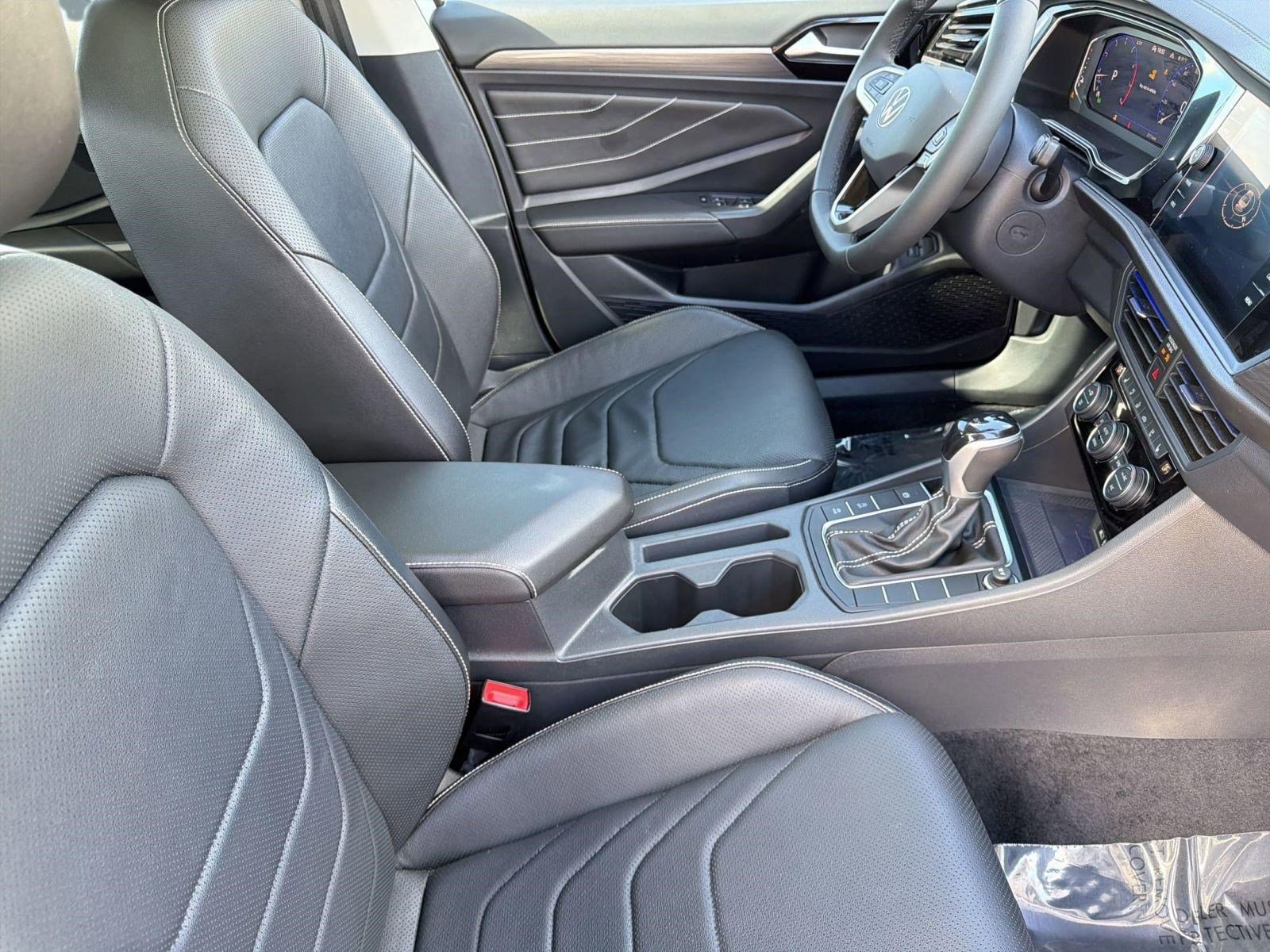 Used 2022 Volkswagen Jetta SEL image 30