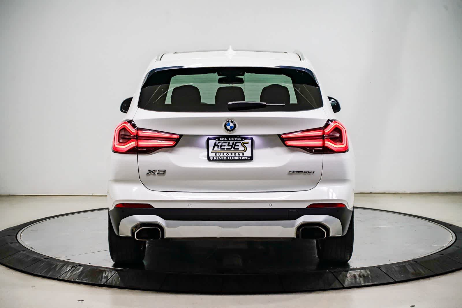 Used 2022 BMW X3 xDrive30i w/ Convenience Package AWD/4WD image 3