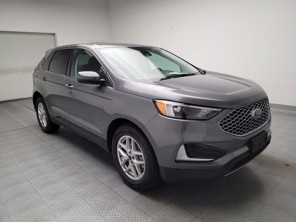 Used 2024 Ford Edge SEL image 13
